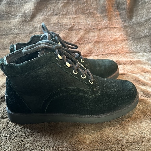 UGG Bethany Black Suede Chukka Boot Sz 7 - Picture 3 of 15